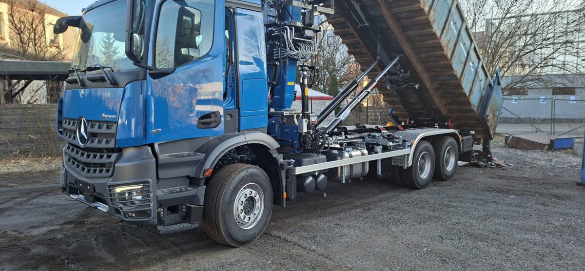 Vážení kontejnerů na nosiči Hooklift